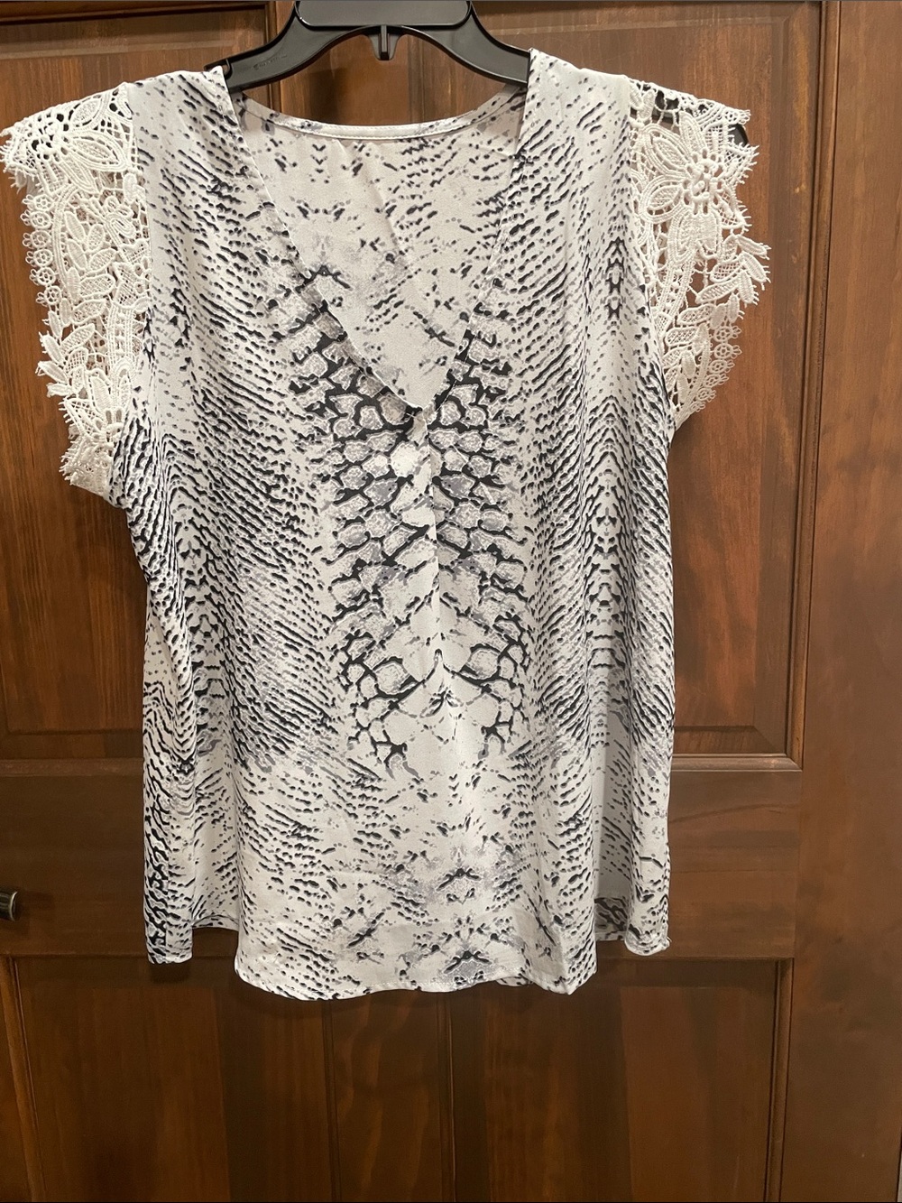 Lace-Sleeve Snake Print V-Neck Top - White/Black